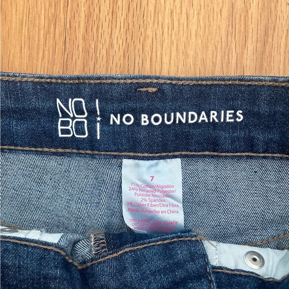 💕*NWT* No Boundaries Women’s Short Curvy Mom Shorts Size 7 💕 - Picture 4 of 6